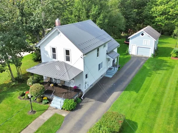 90 Spring St, Springville, NY 14141