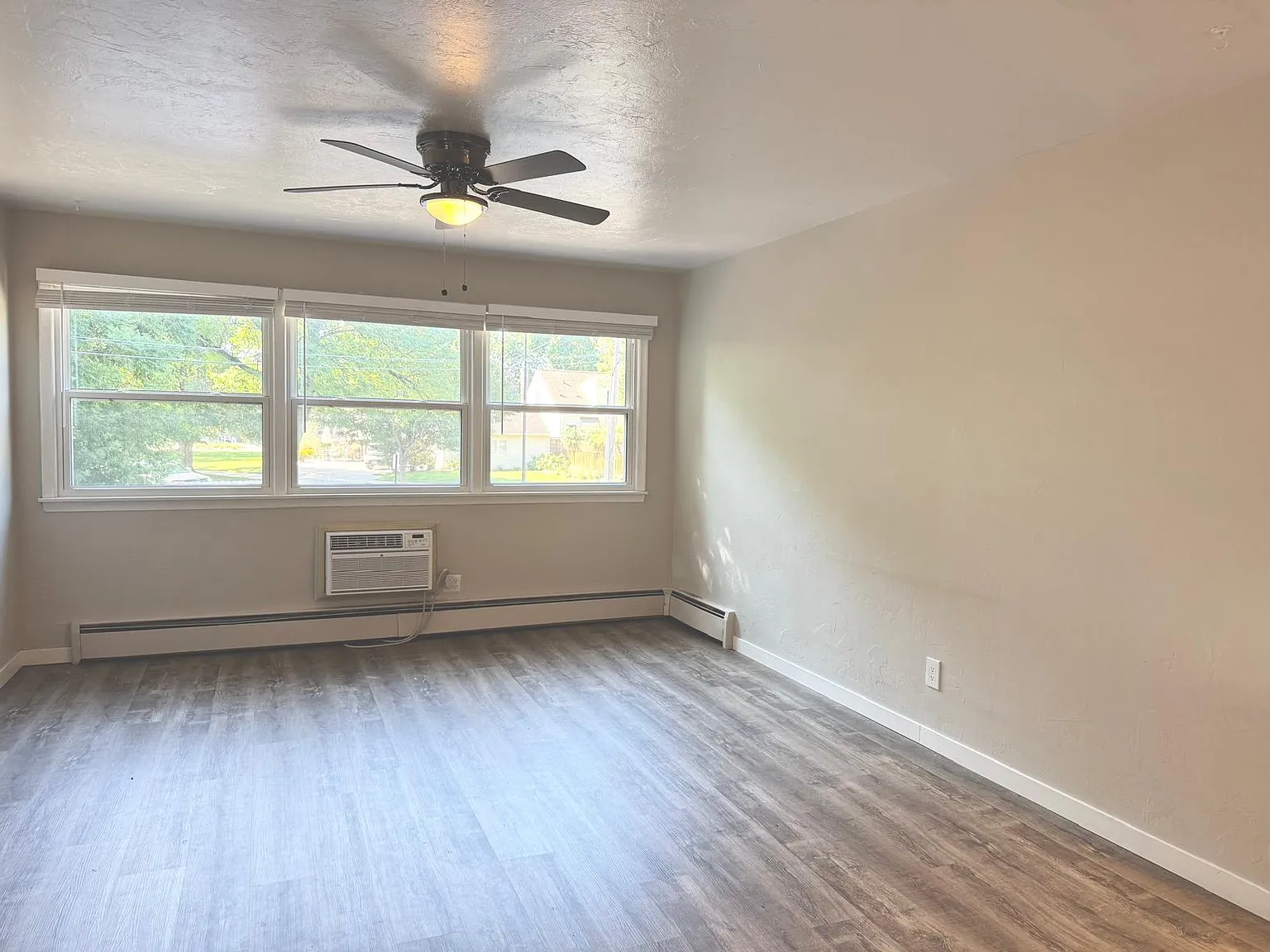 2 bed, 850 sqft, $1,425 — Photo 3