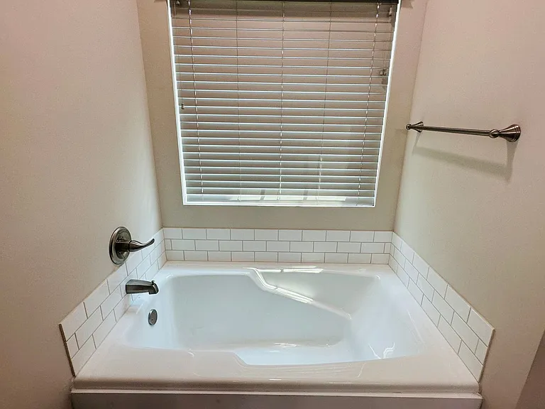 4922 Briar Rock Ln — Photo 15