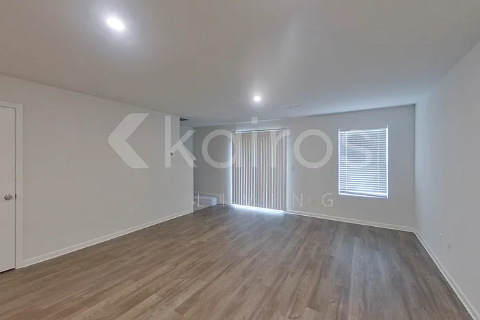 3 bed, 2.5 bath, 1648 sqft, $1,675 — Photo 3