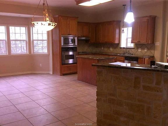 5th image of 10747 Forest Dr