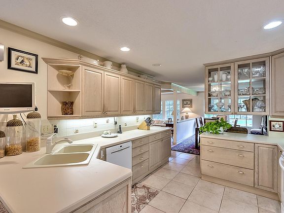 4th image of 138 Lynwood Ln