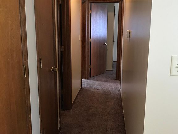 4th image of 6130 S 42nd St