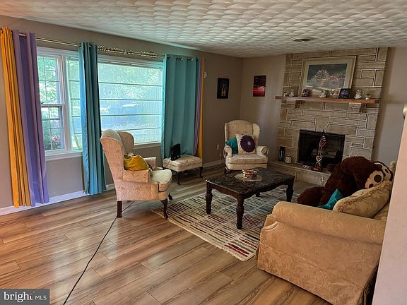 3rd image of 11044 Hurley Dr