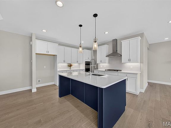 3rd image of 3 Warchol Ct