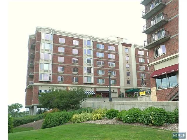 3203 City Pl photo 1
