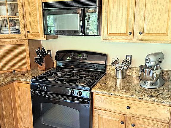 3rd image of 4348 Lakeview Glen Dr