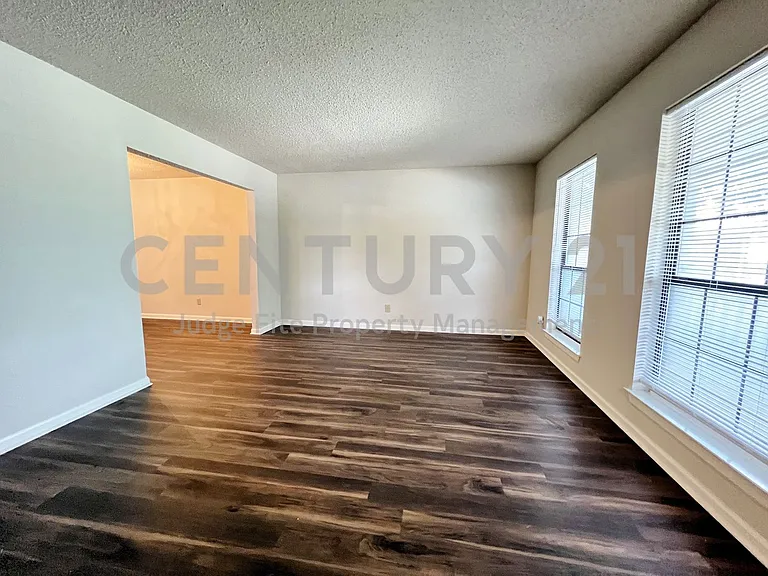 2019 Longmeadow Ct — Photo 3