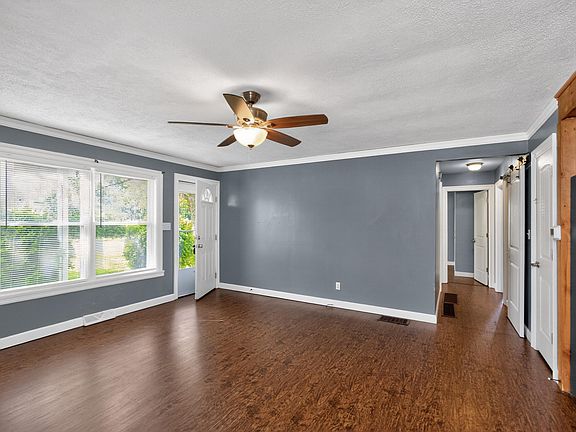 5th image of 1127 Pine Crest Rd