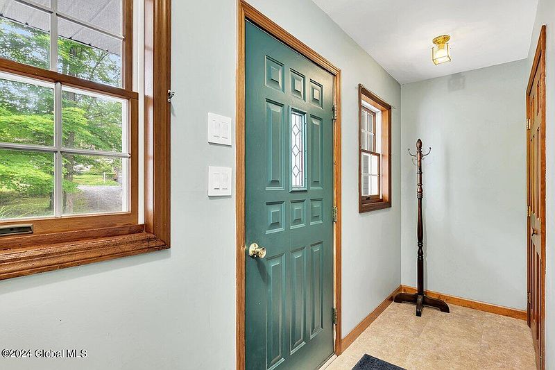 2nd image of 1569 Perth Road