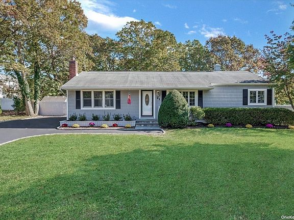 21 Avenue B, Holbrook, NY 11741 | Zillow