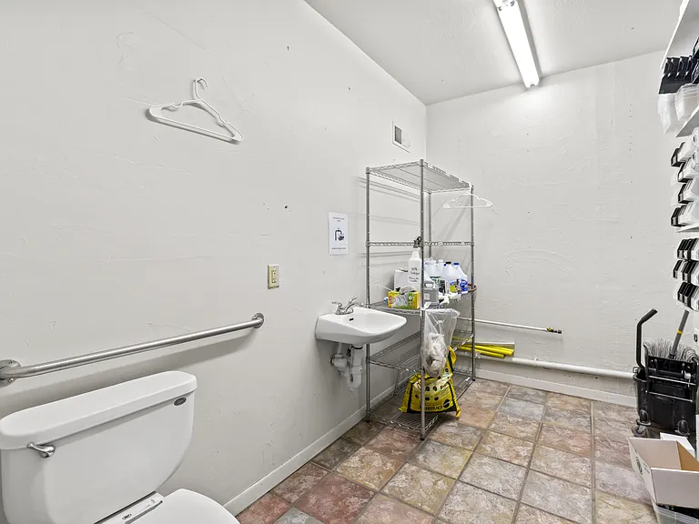 360 Sudderth Dr #1 — Photo 29