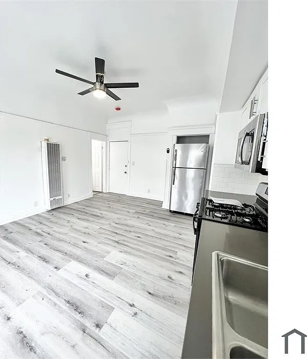 1861 S Orange Dr #3