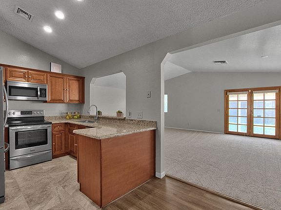 5th image of 8603 W Columbine Dr