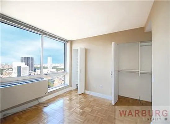 Rented by Warburg | media 50