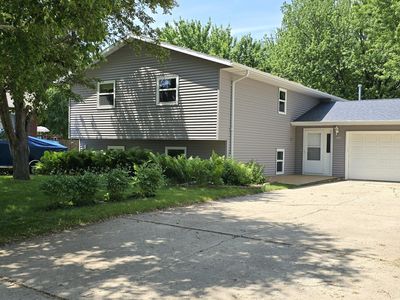 703 7th St NW, Jamestown, ND, 58401