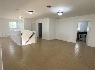 390 W 41st St #2, Hialeah, FL 33012