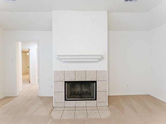 5th image of 10104 Englewood Ave #2