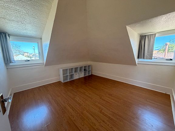 5th image of 307 Boyce St