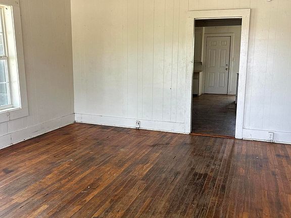 2nd image of 15 E 29th St