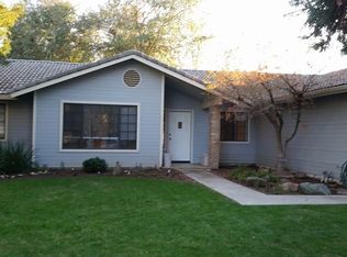 2332 Stuart Ave, Clovis, CA 93611