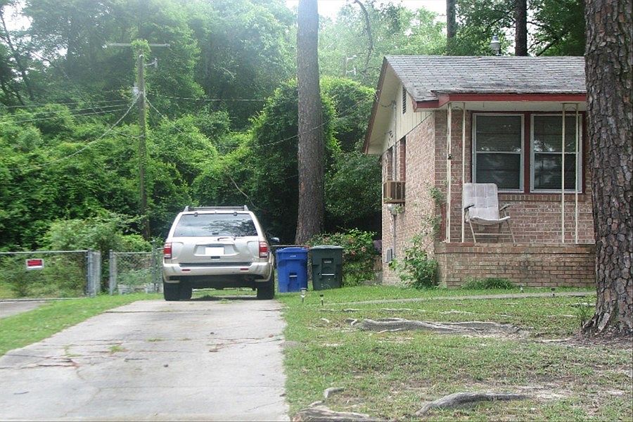 2nd image of 2823 Ansel St