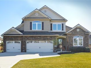 38560 Melrose Farms Dr, Willoughby, OH 44094