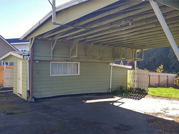 4th image of 329 Shore Dr