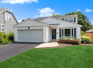 905 Santa Rosa Ave, Wheaton, IL 60187