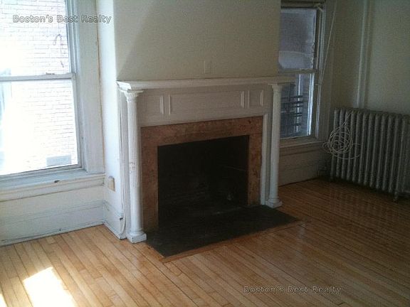 2nd image of 465 Park Dr APT 1