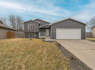6049 W Jordan Ct, Sioux Falls, SD 57106