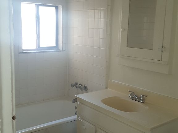 2nd image of 421 1/2 Coronado Ter