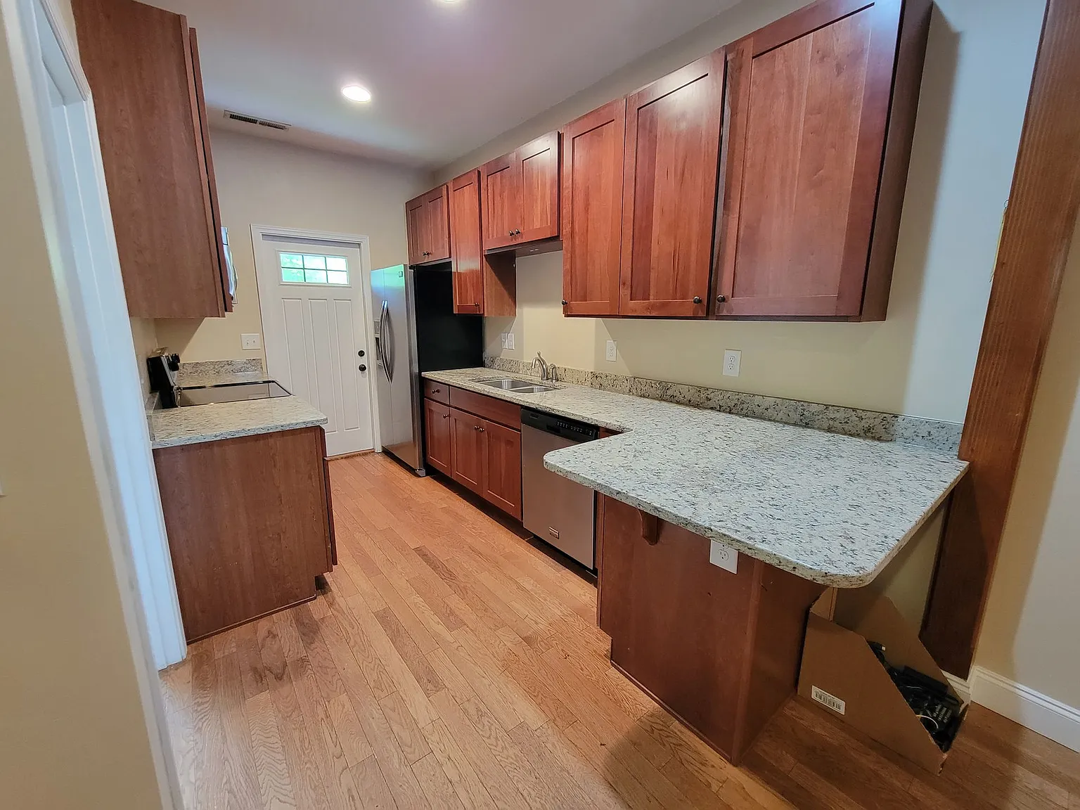 Forrest Edge Townhomes! - 4bd/4ba: Centrally Located! Upscale Student Living! — Photo 4