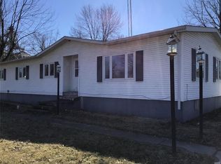 201 W Daniels Ave, Vandalia, MO 63382