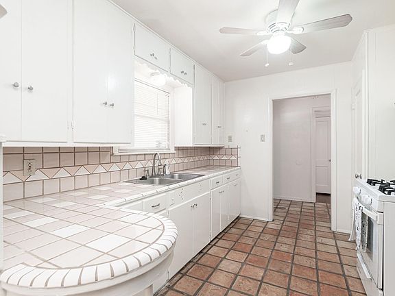 4th image of 126 Berwick Dr