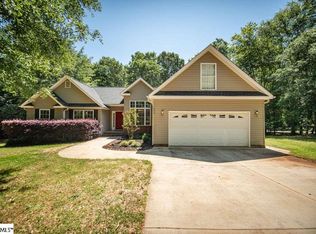 200 Holly Tree Cir, Duncan, SC 29334