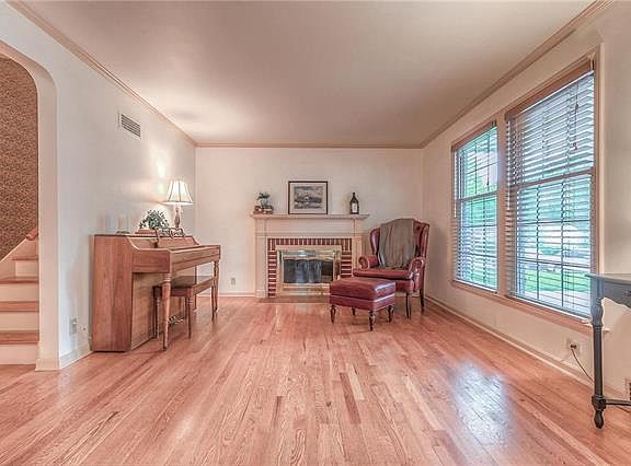 5th image of 7813 W 59th Ter