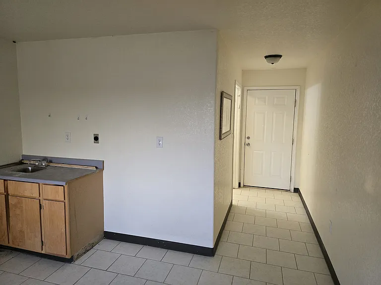 126 Alton Ave #B3 — Photo 4