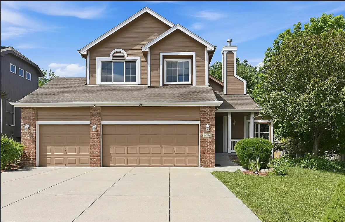 4 bed, 4.0 bath, 3011 sqft, $2,800 — Photo 1