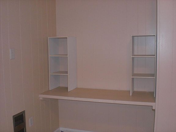 5th image of 102 N Point Ct