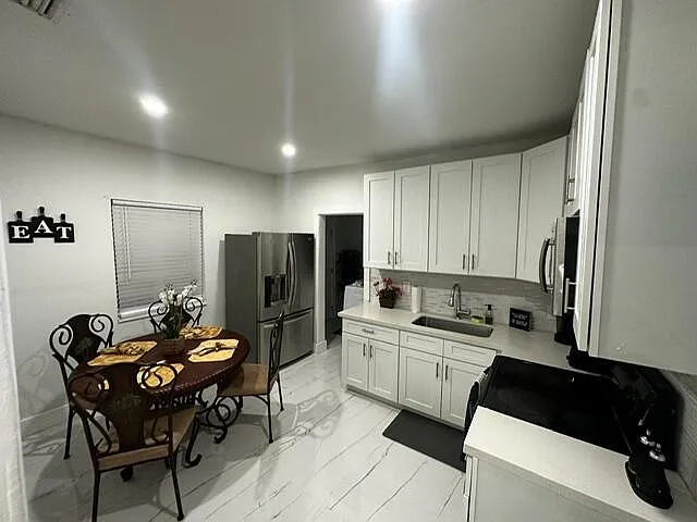 4 bed, 2.0 bath, 1647 sqft, $4,500 — Photo 3