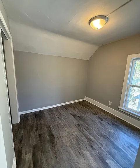 1826 Vanzee St #2 — Photo 7