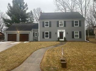 2455 Parkwood Dr, Green Bay, WI 54304