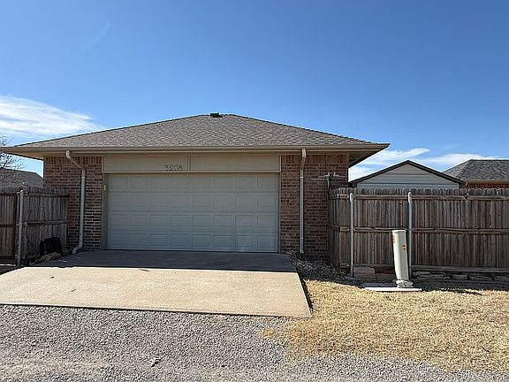 5th image of 3208 Fairway Dr
