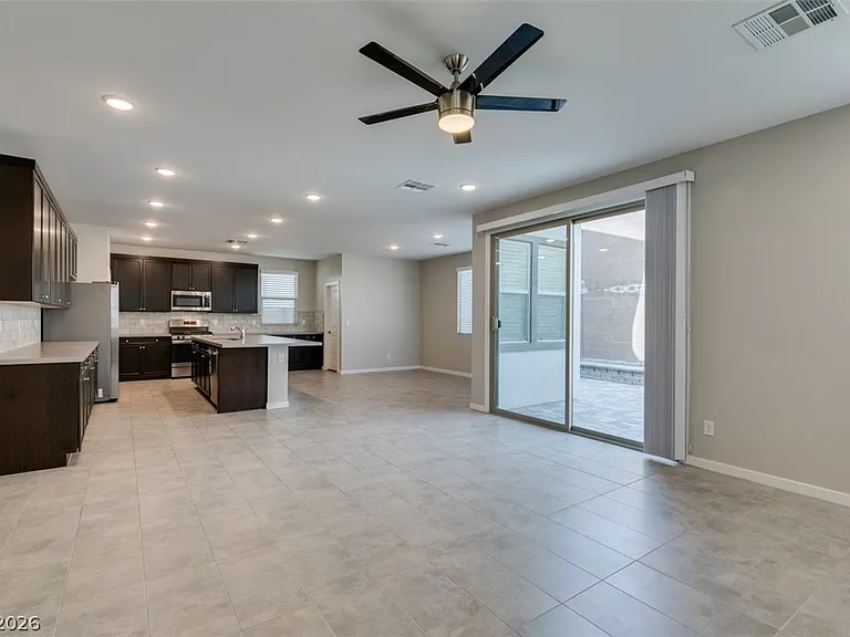 520 Founders Creek Ave — Photo 10