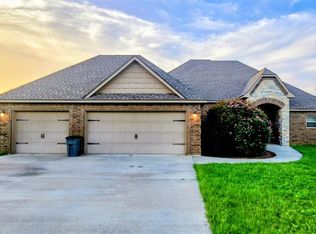 8644 NE Wolf Rd, Elgin, OK 73538