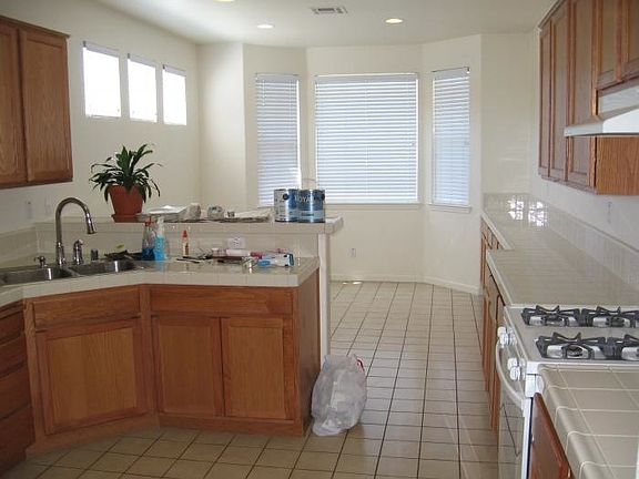 4th image of 1091 Cabernet Ct