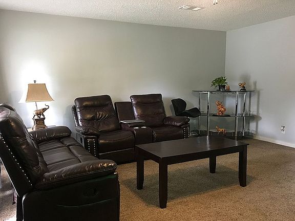 5th image of 3925 Reagan Dr