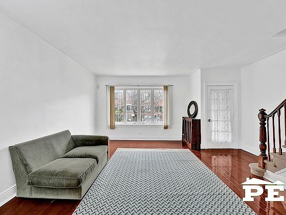 4th image of 1836 Haring St