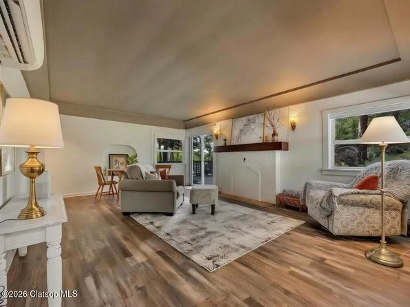33232 Bi Ln, Warrenton, OR 97146